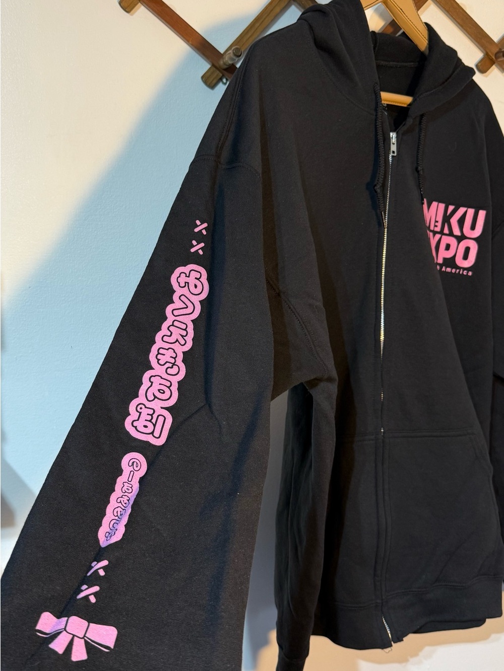 MIKU EXPO 2026 North America Hatsune Miku Black Joful Zipped Hoodie NWOT - Picture 3 of 9